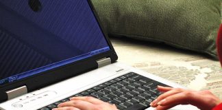 Se Ele Gosta de Mim Por Que Continua Em Sites de Relacionamento?