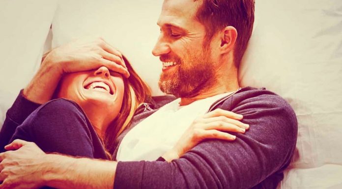 Casais Felizes Também Se Masturbam Casais Felizes Também Se Masturbam