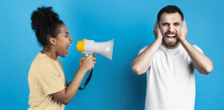 Comunicação Eficaz: A Chave para Manter a Chama Acesa