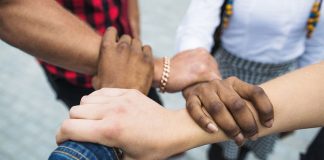 Relacionamentos Interculturais: Navegando nas Águas da Diversidade