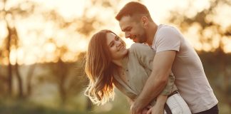 Exercícios de Confiança e Conexão para Casais Exercícios de Confiança e Conexão para Casais