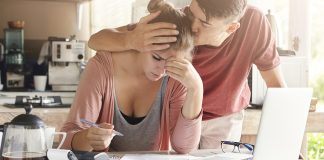 Como Enfrentar Desafios Financeiros em um Relacionamento Como Enfrentar Desafios Financeiros em um Relacionamento