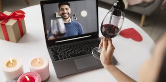 Dicas para um Namoro à Distância Bem-Sucedido Dicas para um Namoro à Distância Bem-Sucedido