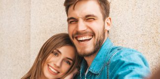 Como o Senso de Humor Pode Aumentar a Conexão Entre Parceiros Como o Senso de Humor Pode Aumentar a Conexão Entre Parceiros