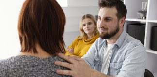 Gerenciando a influência da família no relacionamento Gerenciando a influência da família no relacionamento