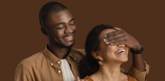 Incorporando o Humor na Vida Sexual de Maneira Saudável e Divertida Incorporando o Humor na Vida Sexual de Maneira Saudável e Divertida